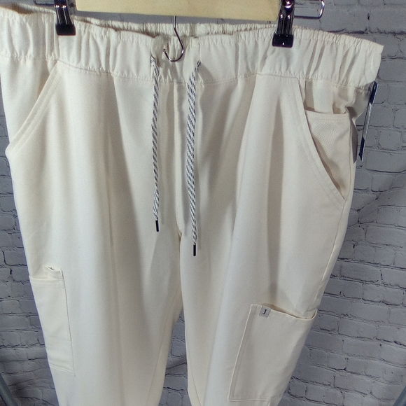 JAANUU Scrub Joggers Pant 🙎‍♀️🥰💚 - Picture 4 of 16